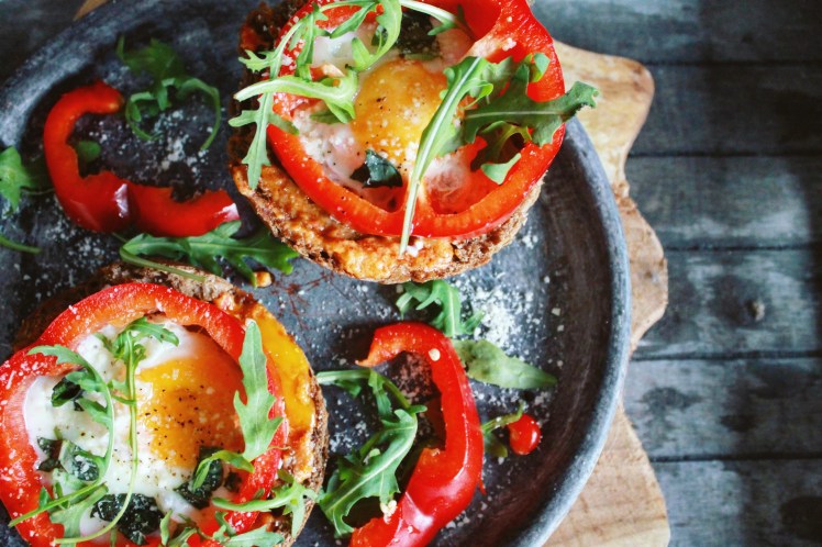 Lunchtip paprika met ei en paprika pesto